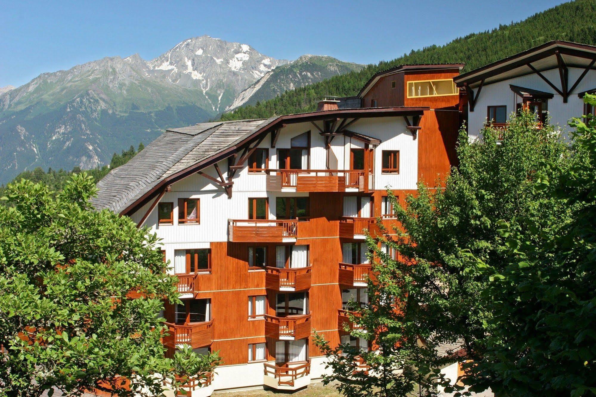 Residence Pierre & Vacances Le Britania La Tania Exterior foto